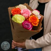 Букет из 7 разных роз
